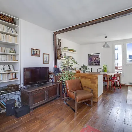 Lägenhet Superbe Duplex Avec Jardin Partage A Menilmontant *
