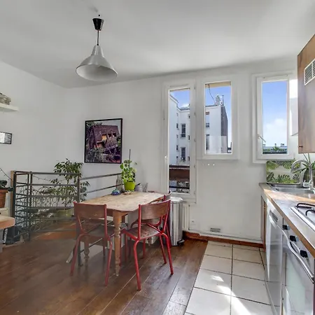 Superbe Duplex Avec Jardin Partage A Menilmontant