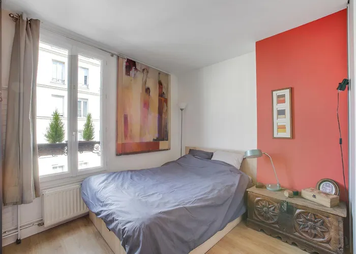 Superbe Duplex Avec Jardin Partage A Menilmontant *