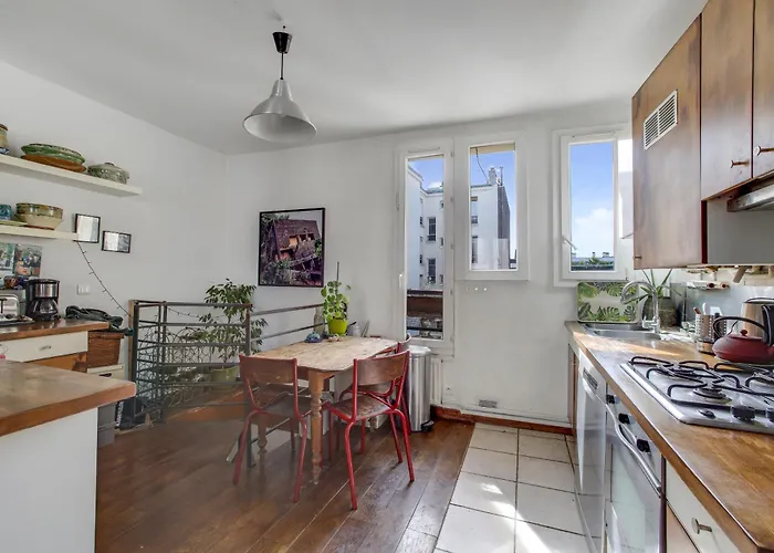 Superbe Duplex Avec Jardin Partage A Menilmontant