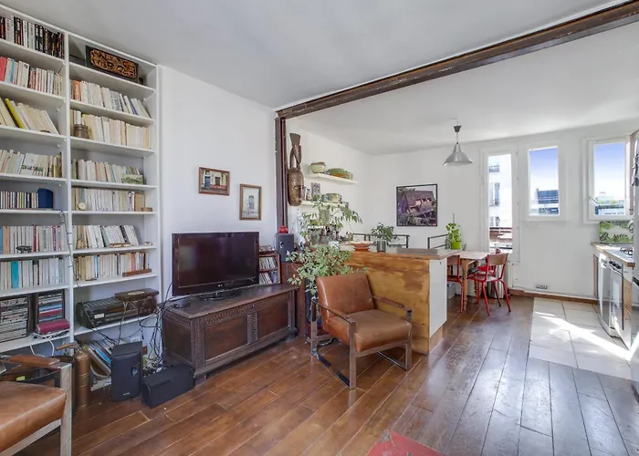 Lägenhet Superbe Duplex Avec Jardin Partage A Menilmontant *
