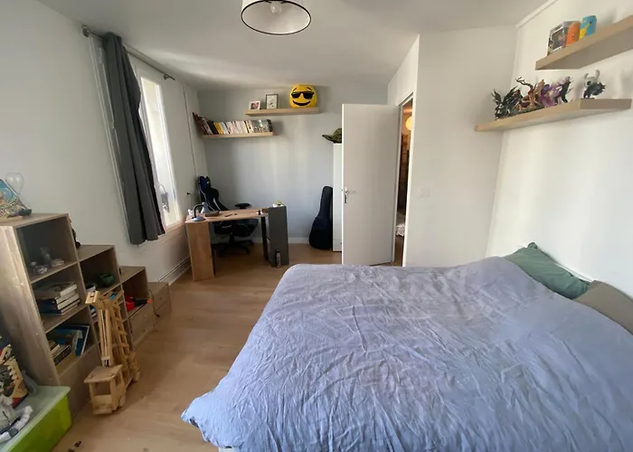Superbe Duplex Avec Jardin Partage A Menilmontant *